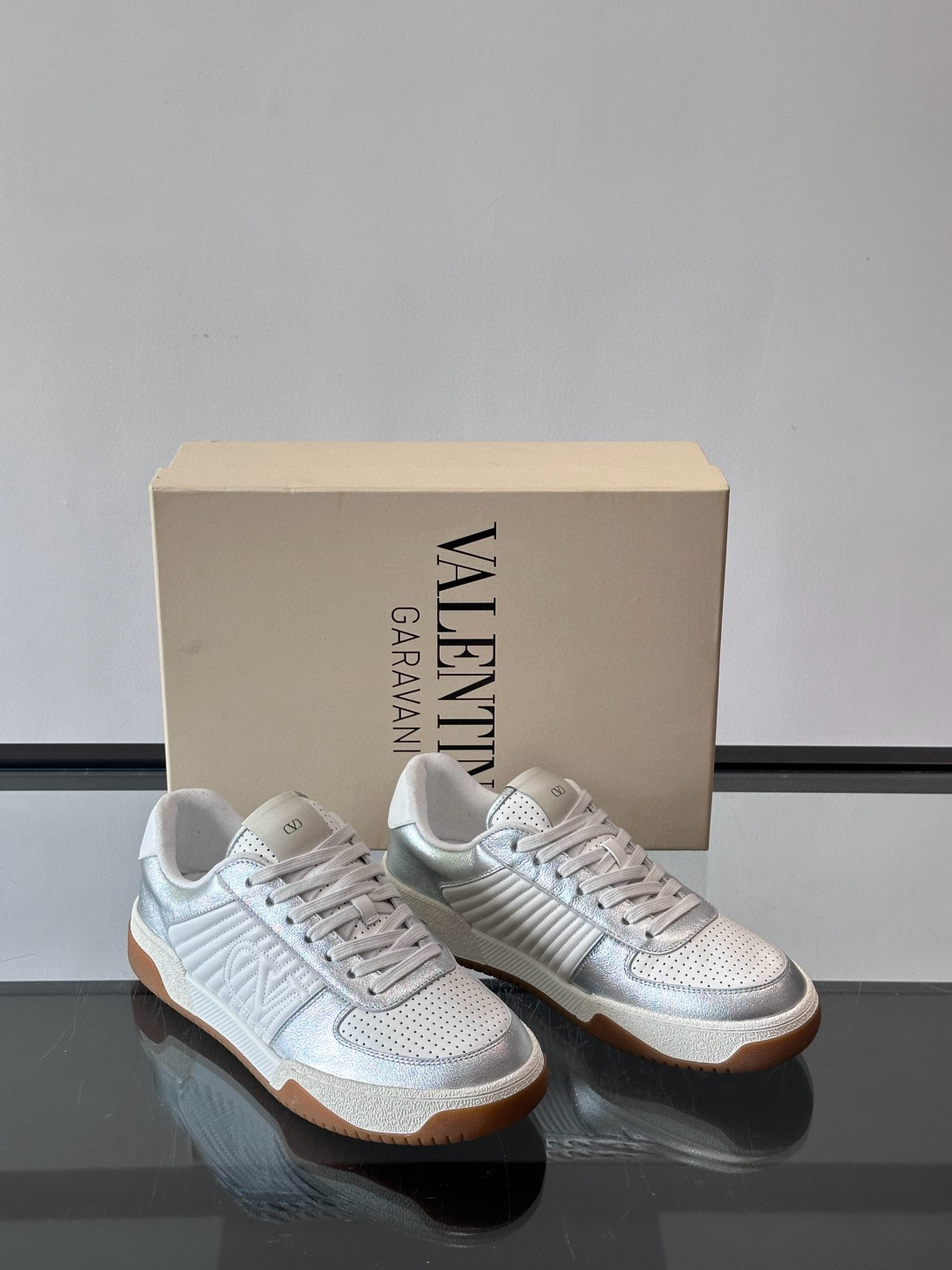 발렌티노 Valentino FW25 스니커즈