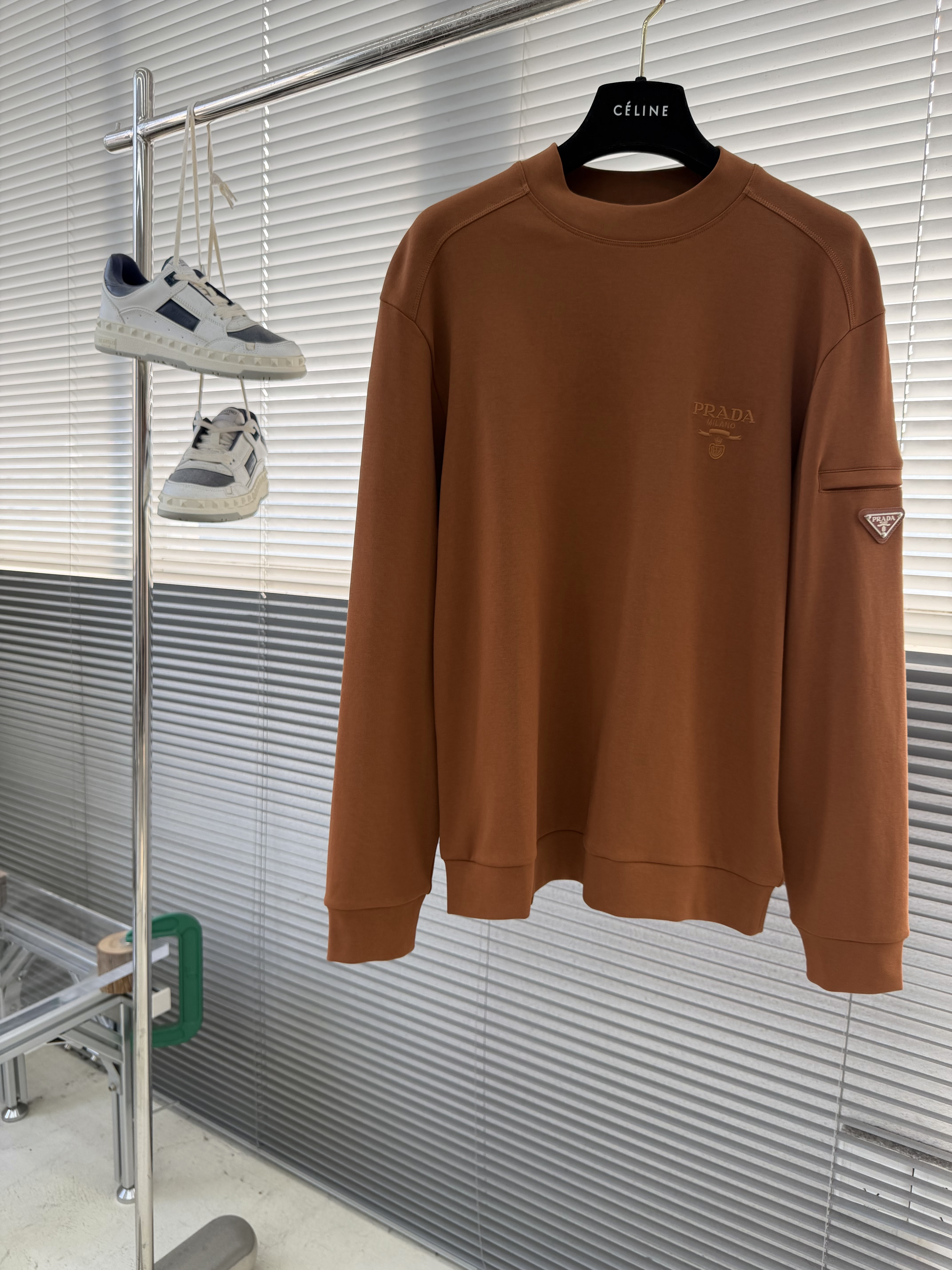 프라다 Prada 맨투맨