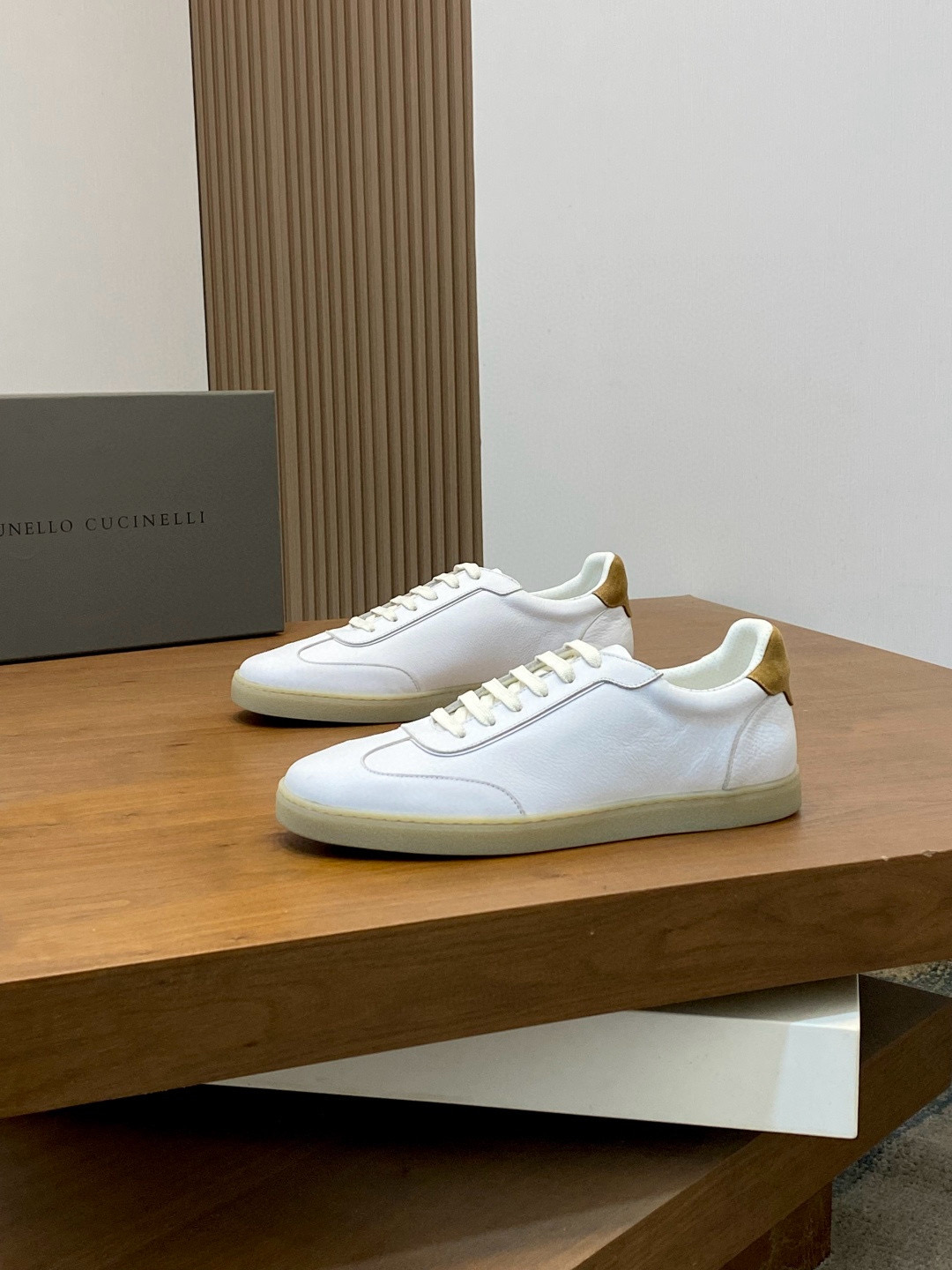 브루넬로 쿠치넬리 Brunello Cucinelli 스니커즈