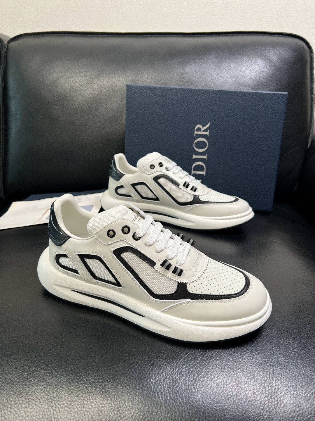 디올 Dior 스니커즈