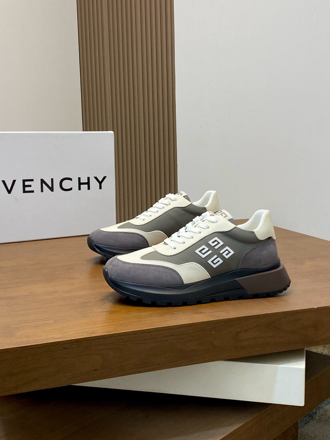 지방시 Givenchy 스니커즈