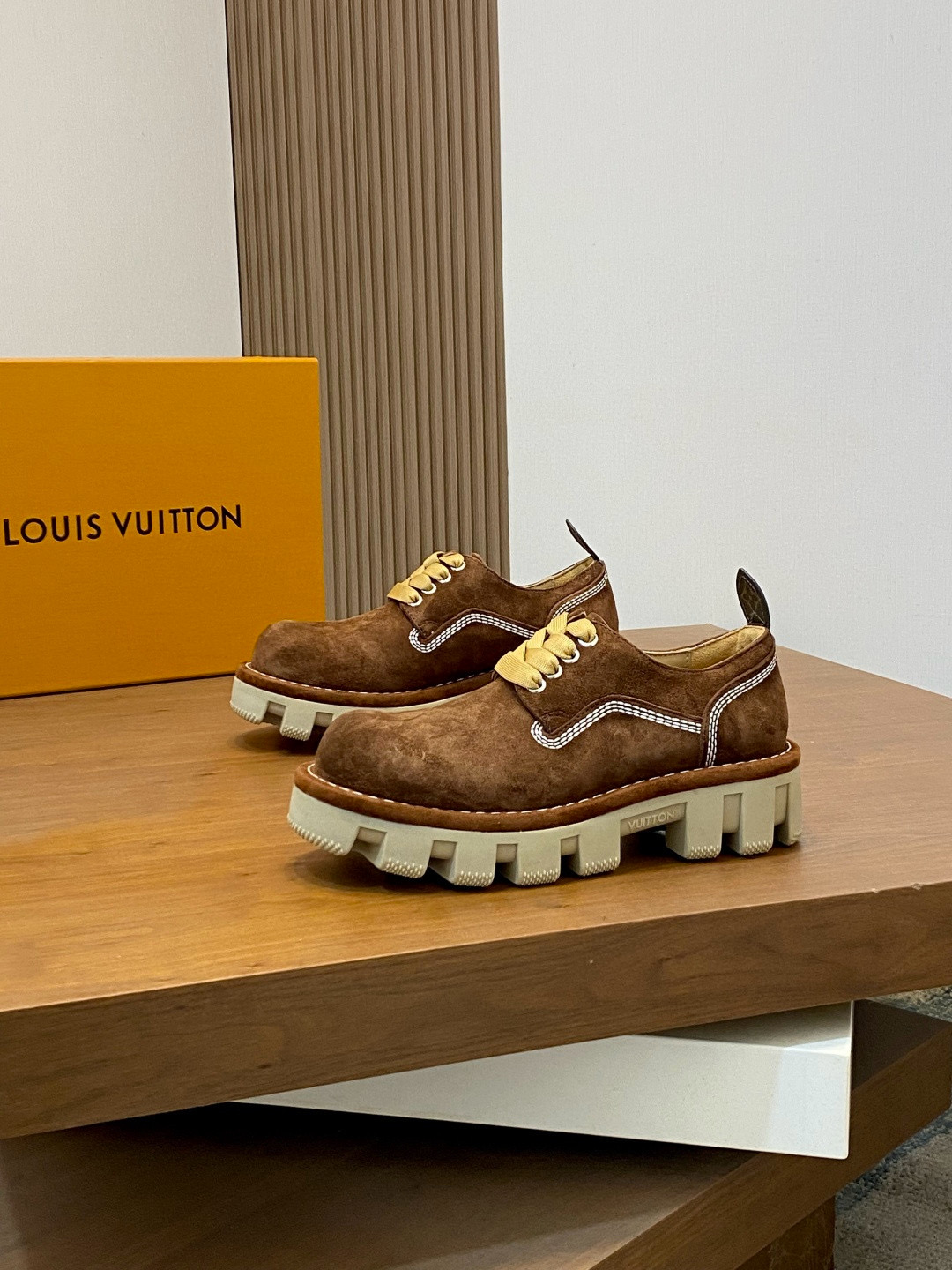 루이비통 Louis Vuitton Checker 로퍼 슈즈