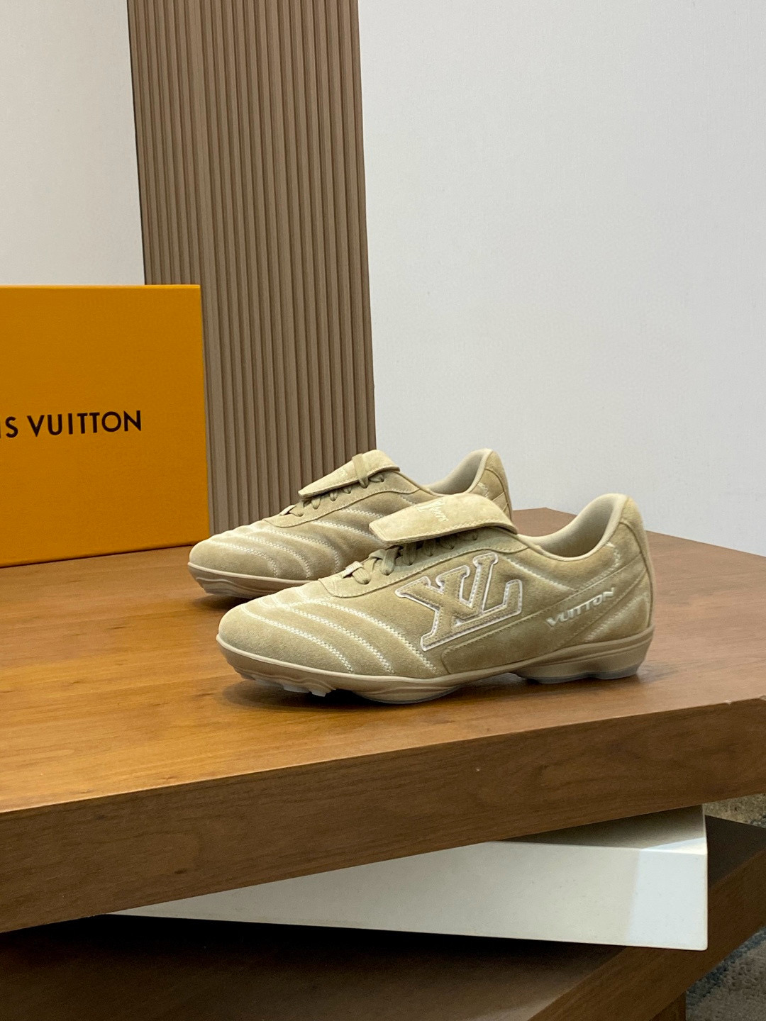 루이비통 Louis Vuitton Footprint Soccer 스니커즈