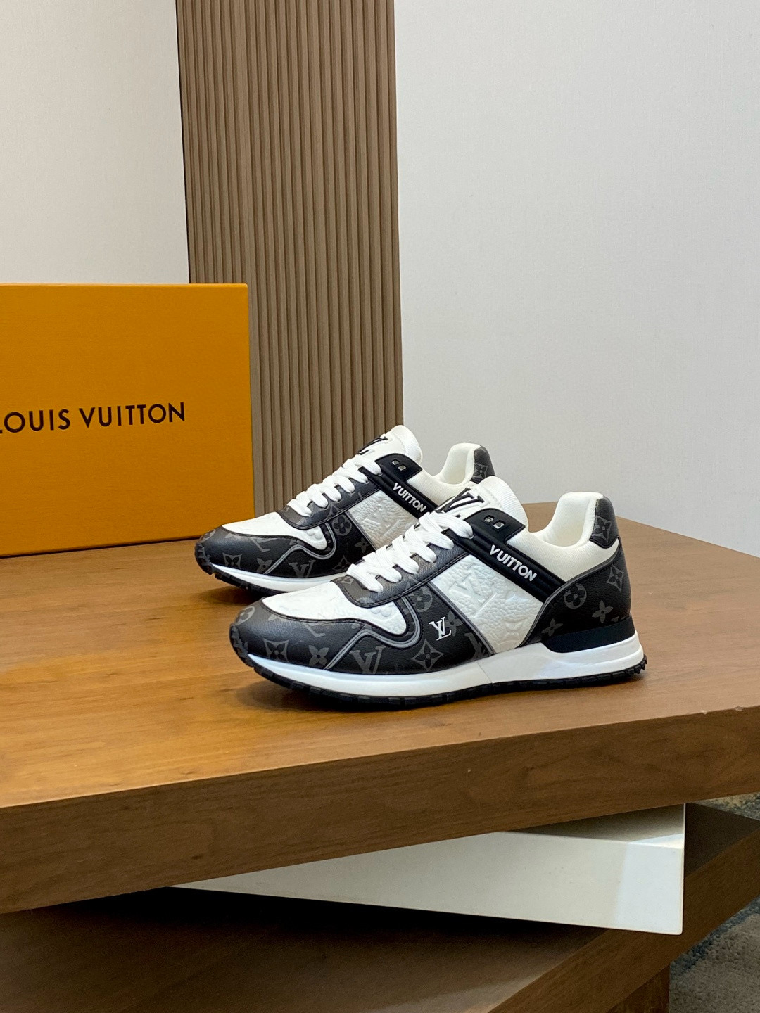 루이비통 Louis Vuitton x Nike 스니커즈