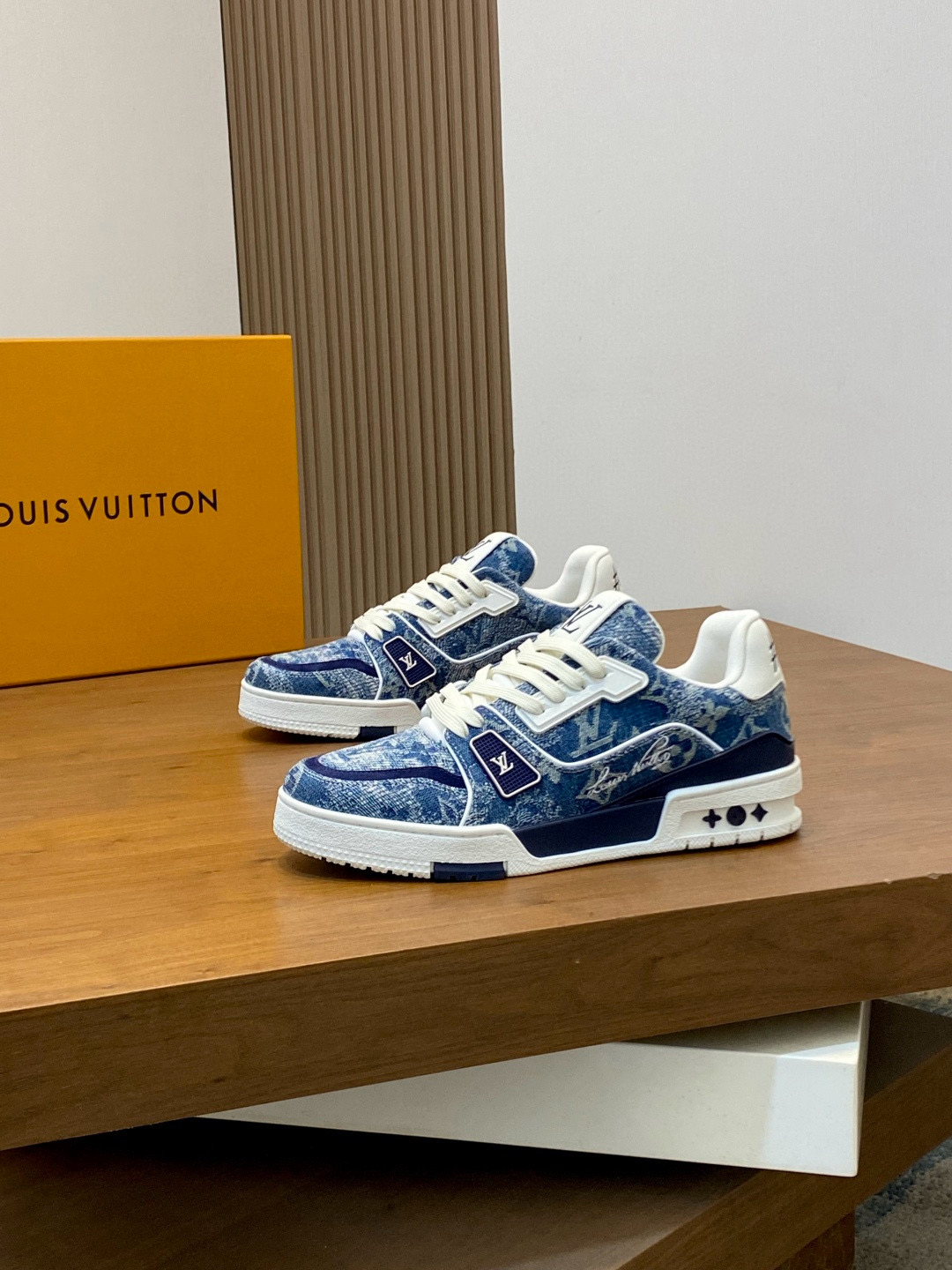 루이비통 Louis Vuitton Trainer 스니커즈