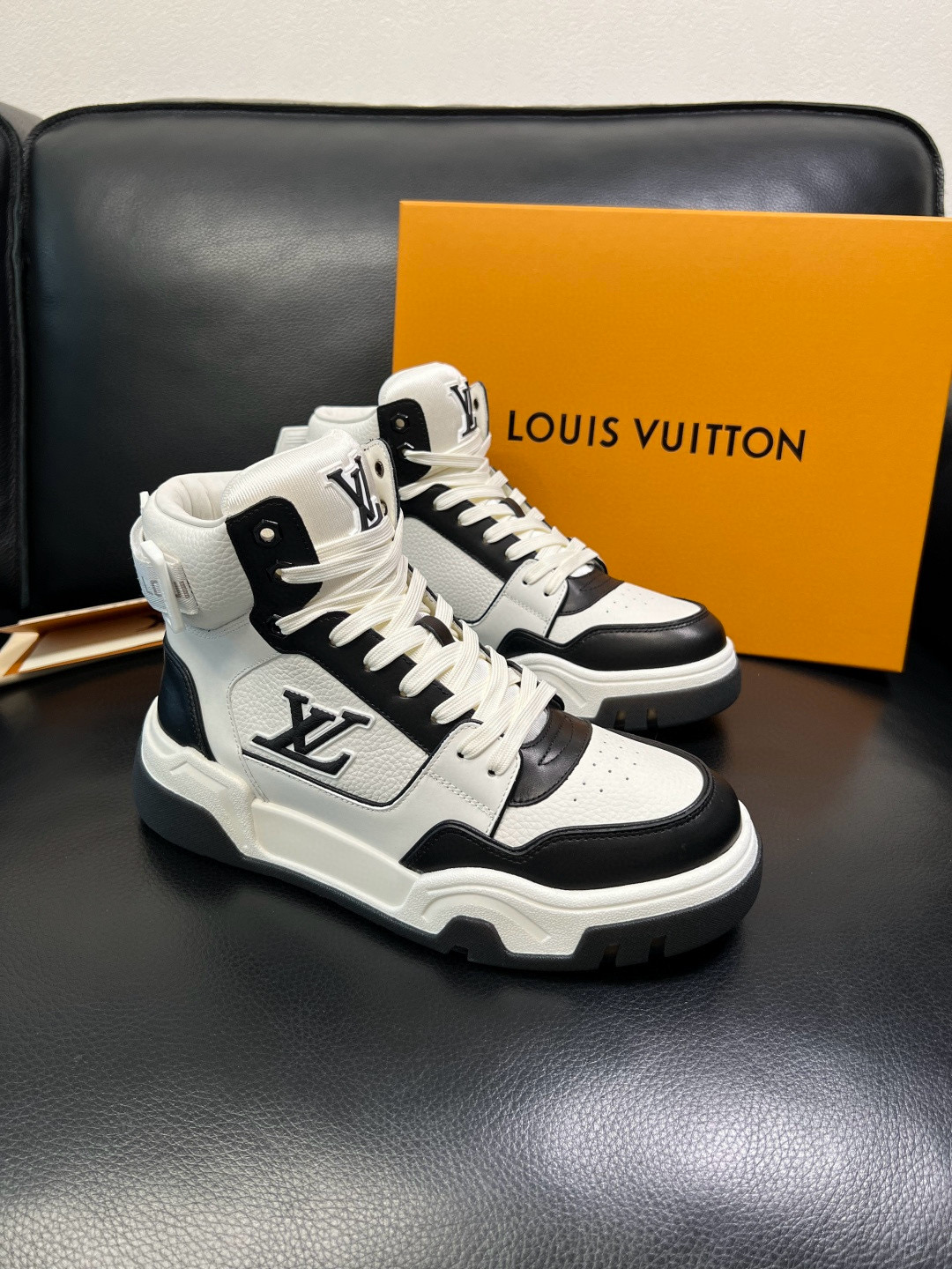 루이비통 Louis Vuitton 스니커즈