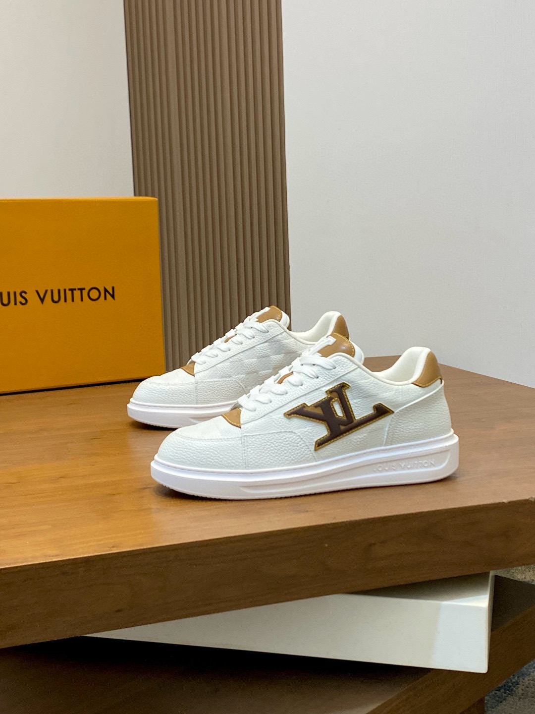 루이비통 Louis Vuitton 스니커즈