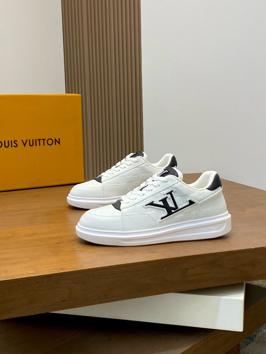 루이비통 Louis Vuitton 스니커즈