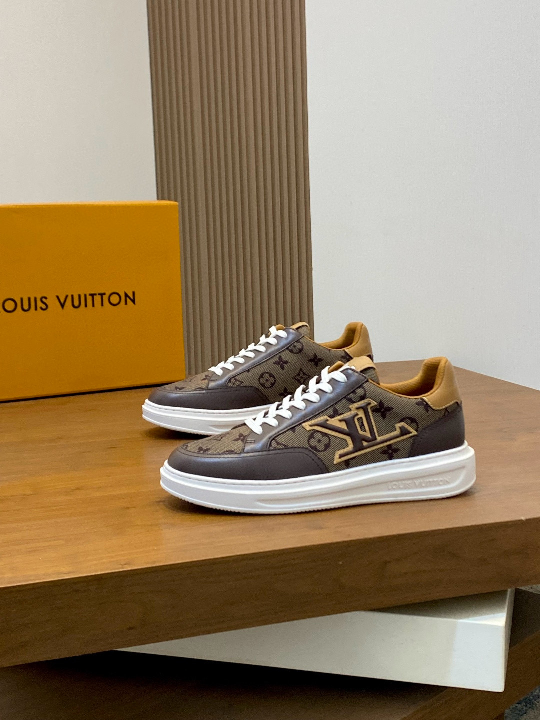 루이비통 Louis Vuitton 스니커즈