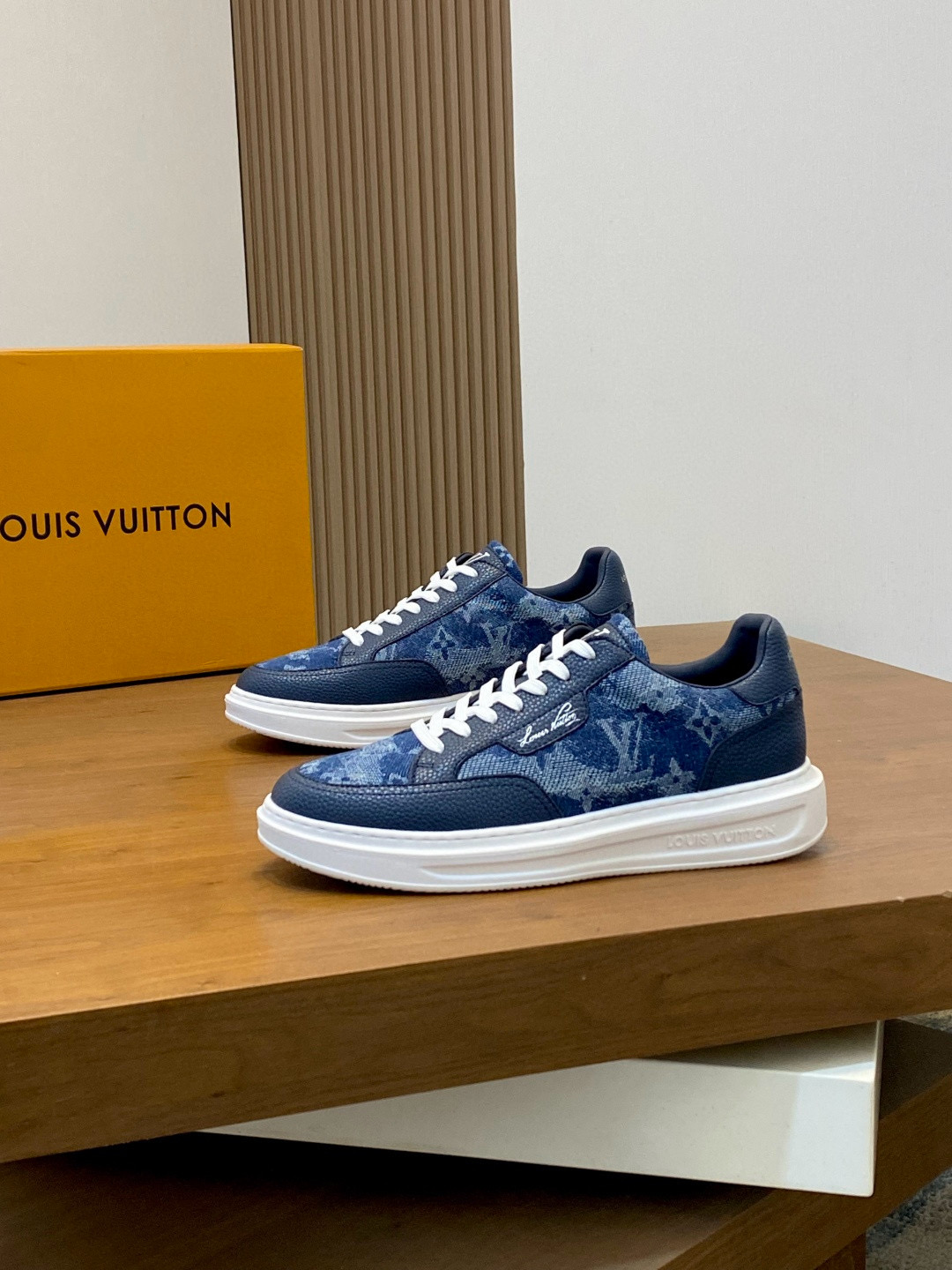 루이비통 Louis Vuitton 스니커즈