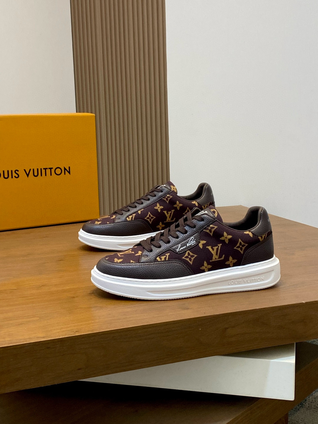 루이비통 Louis Vuitton 스니커즈