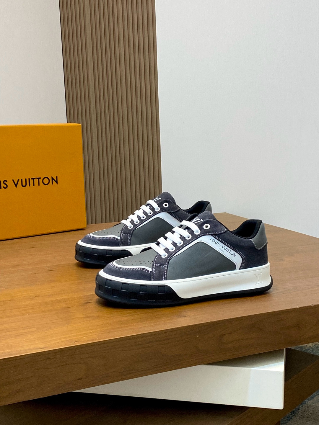 루이비통 Louis Vuitton 스니커즈
