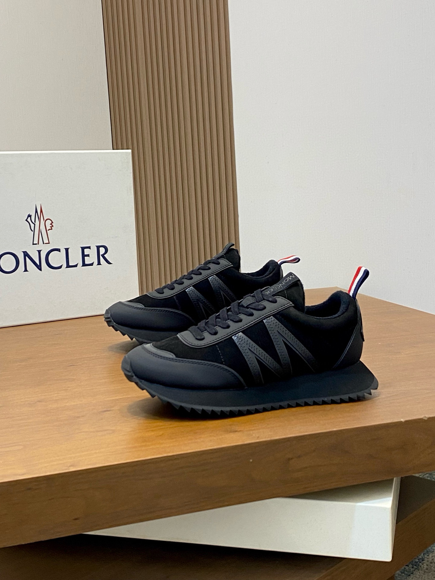 몽클레어 Moncler 스니커즈