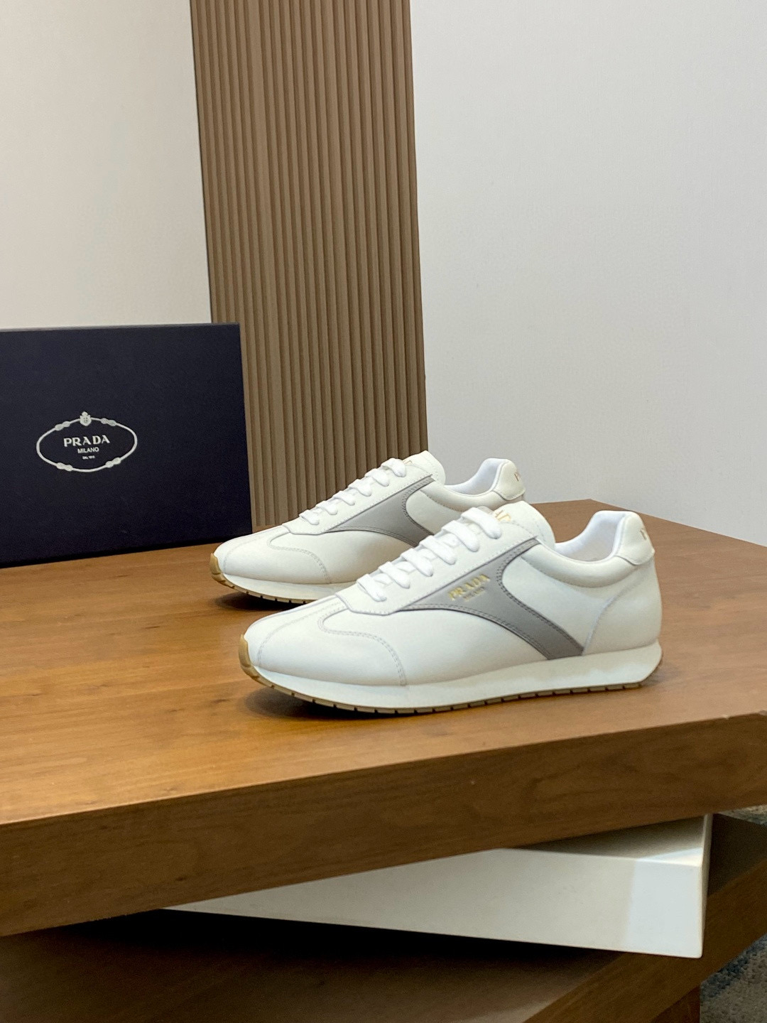 프라다 Prada 스니커즈