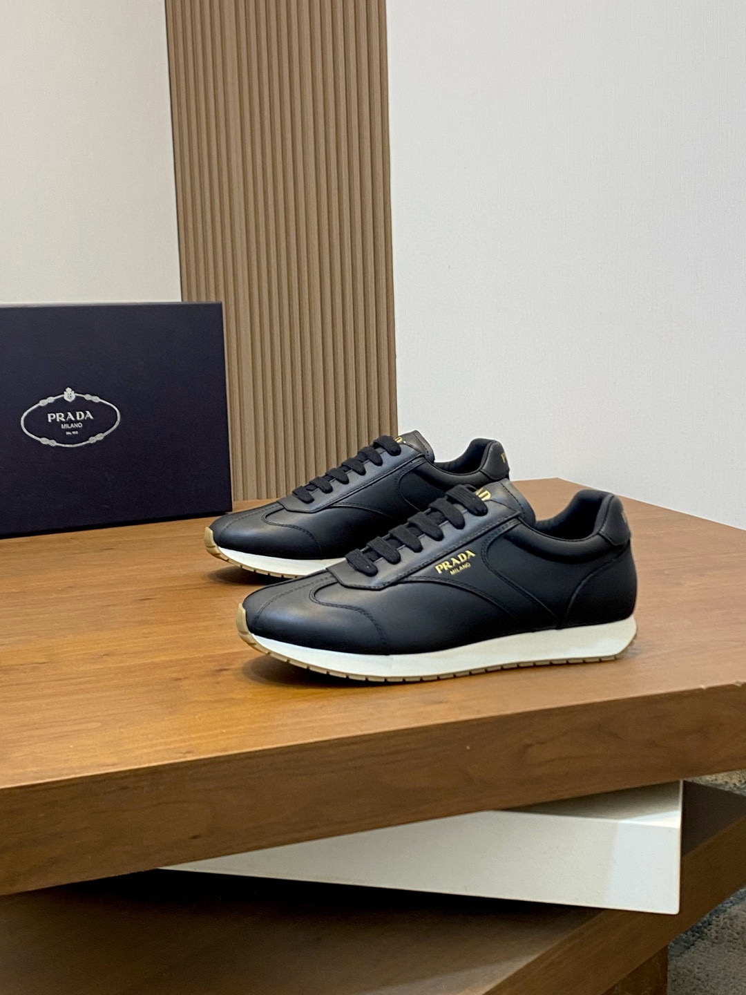 프라다 Prada 스니커즈