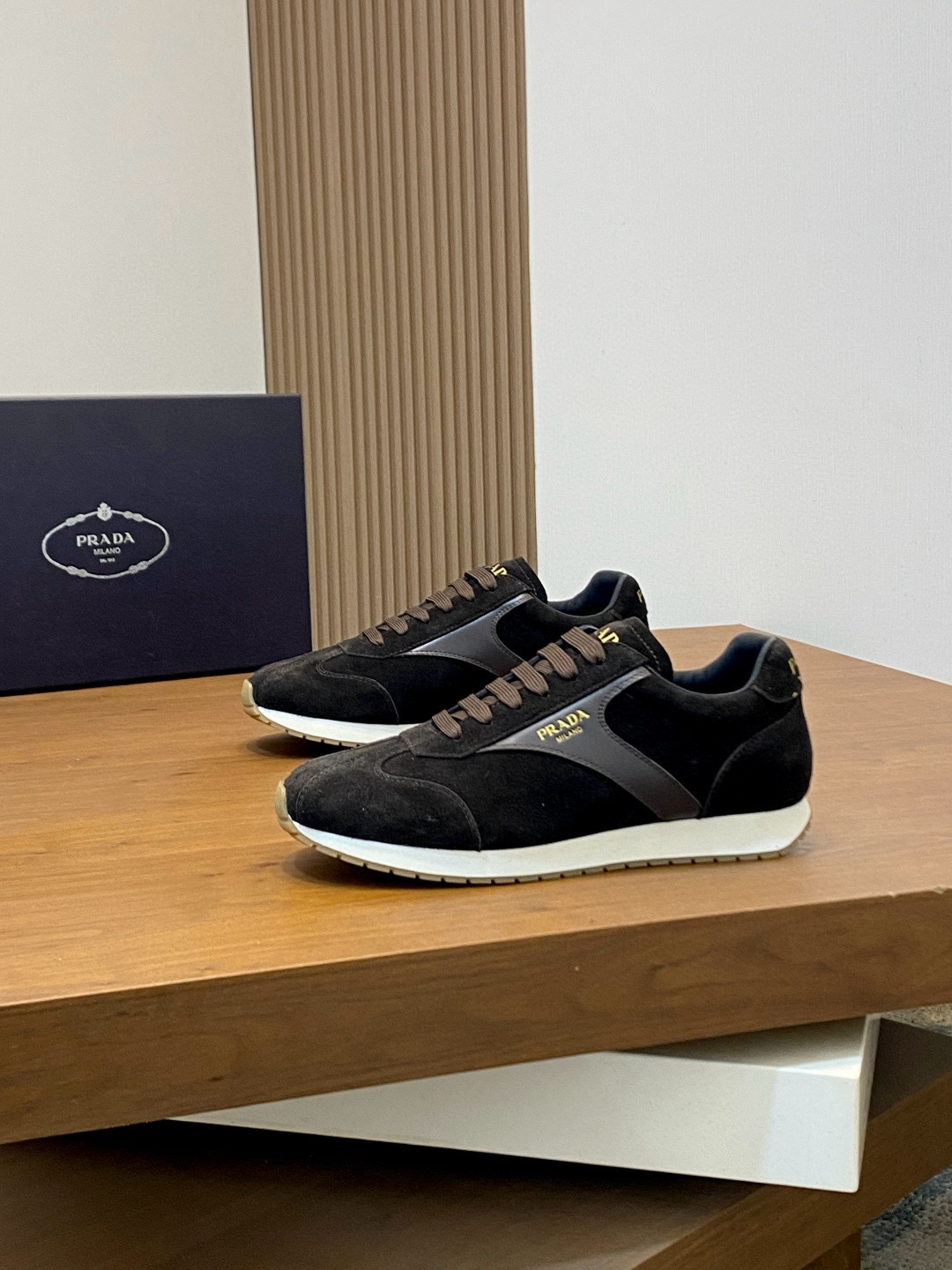 프라다 Prada 스니커즈