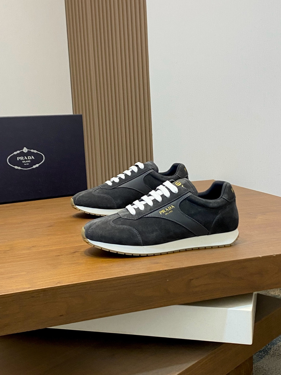 프라다 Prada 스니커즈