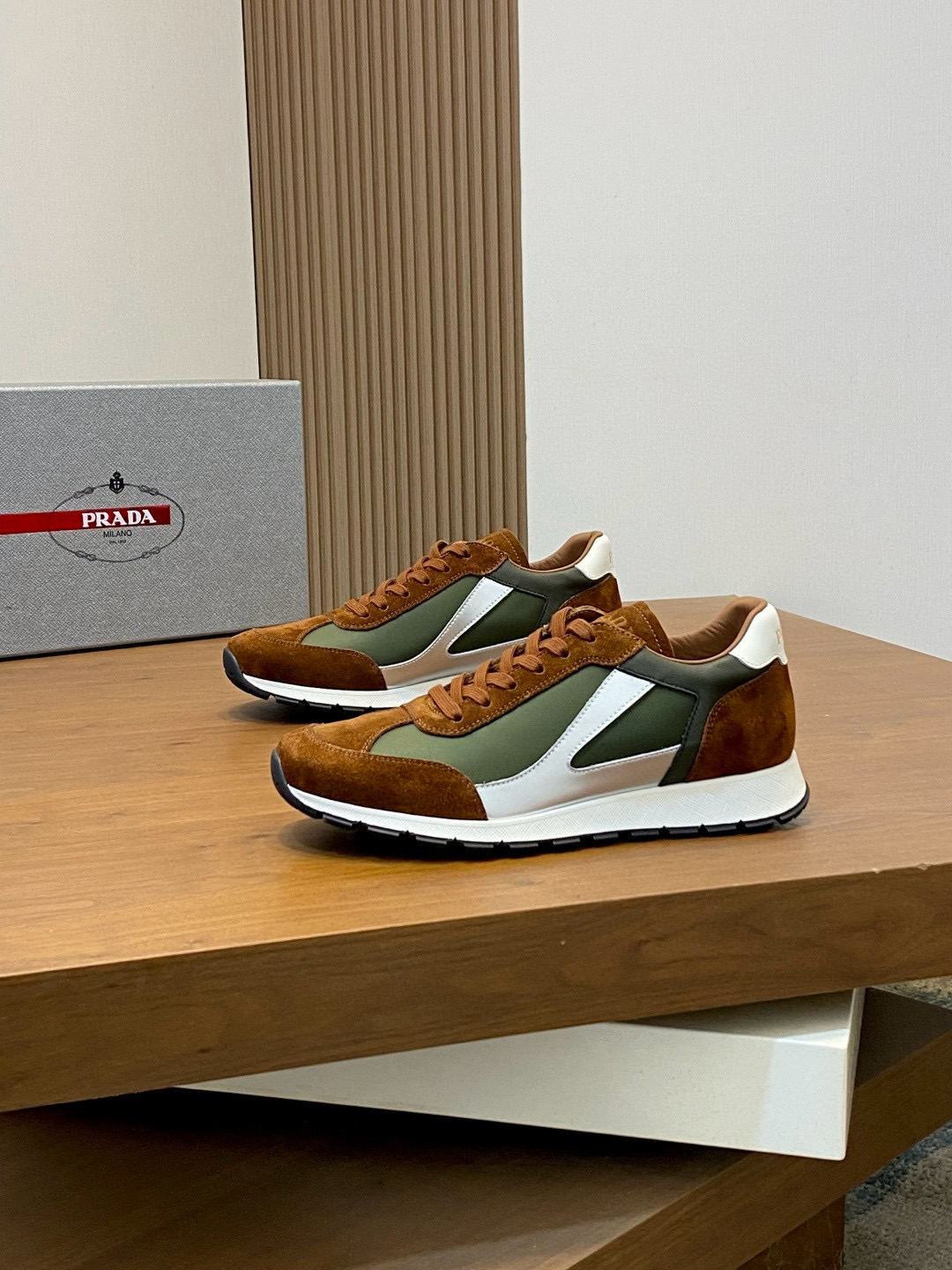 프라다 Prada 스니커즈