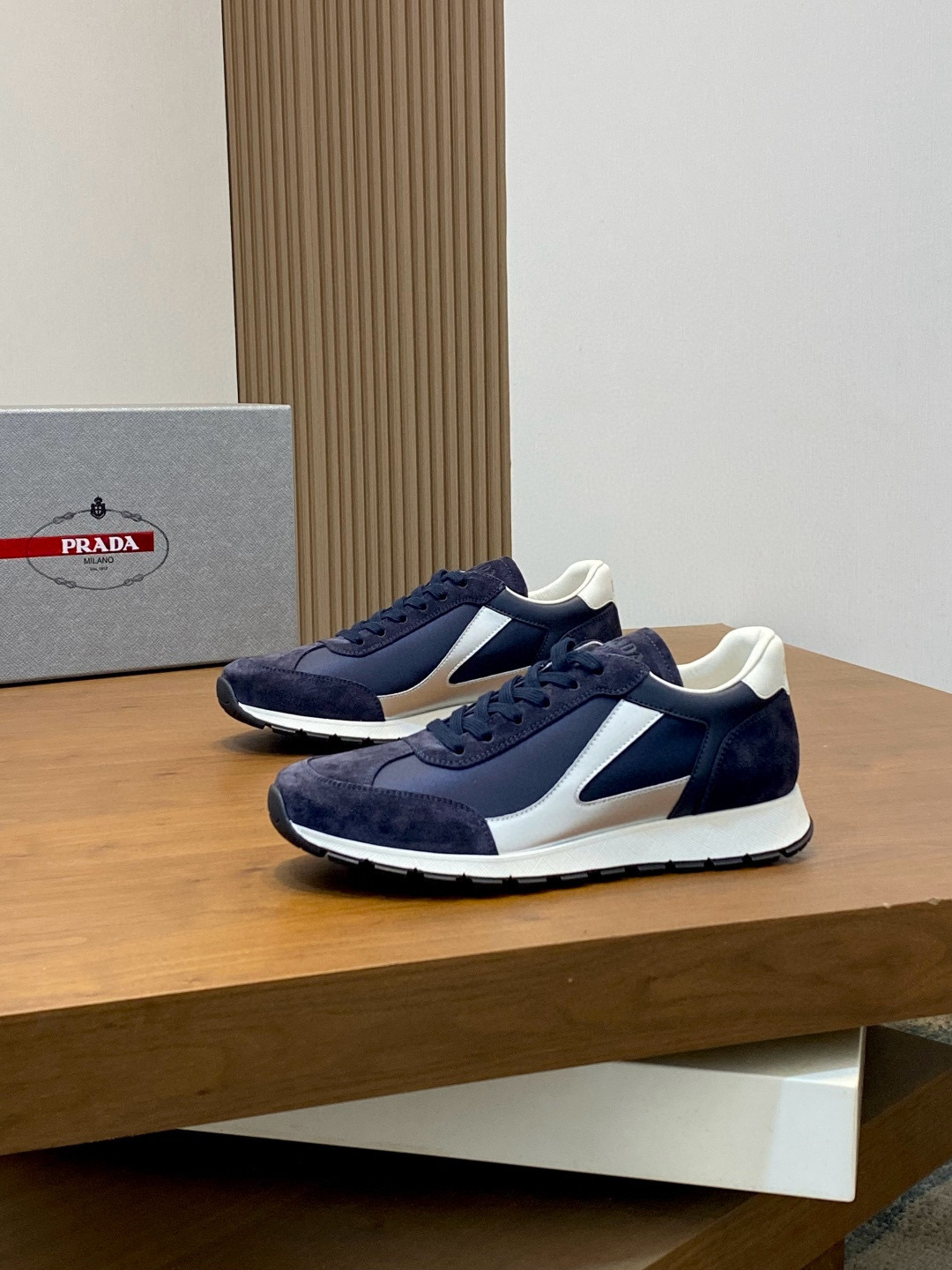 프라다 Prada 스니커즈