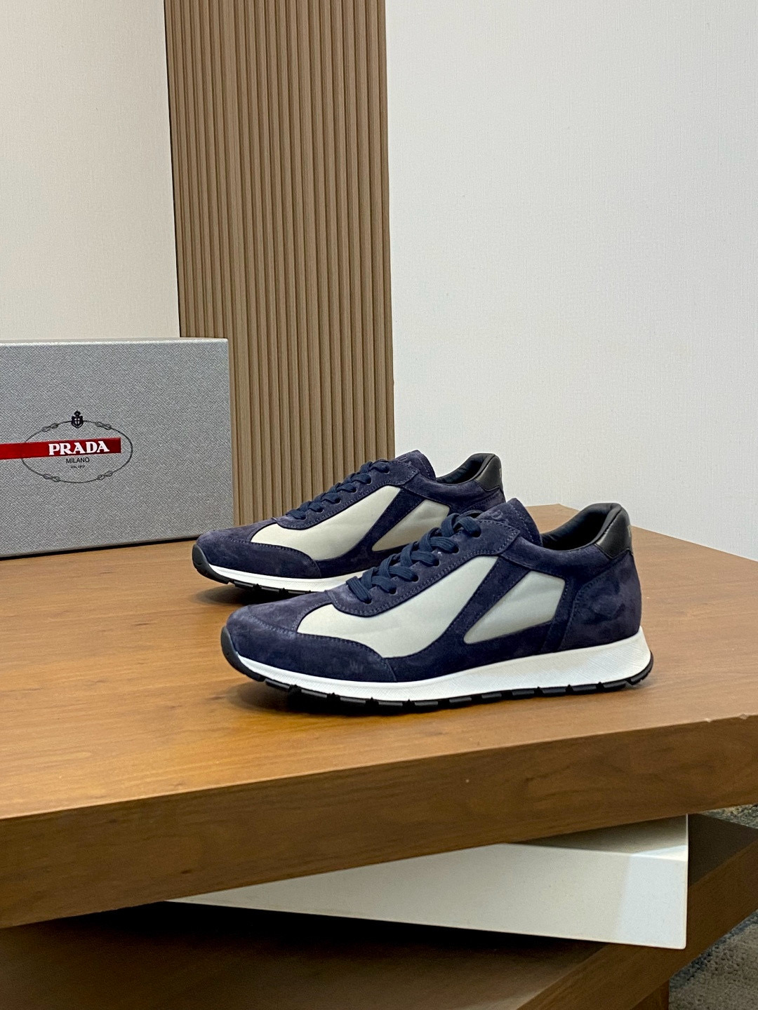 프라다 Prada 스니커즈