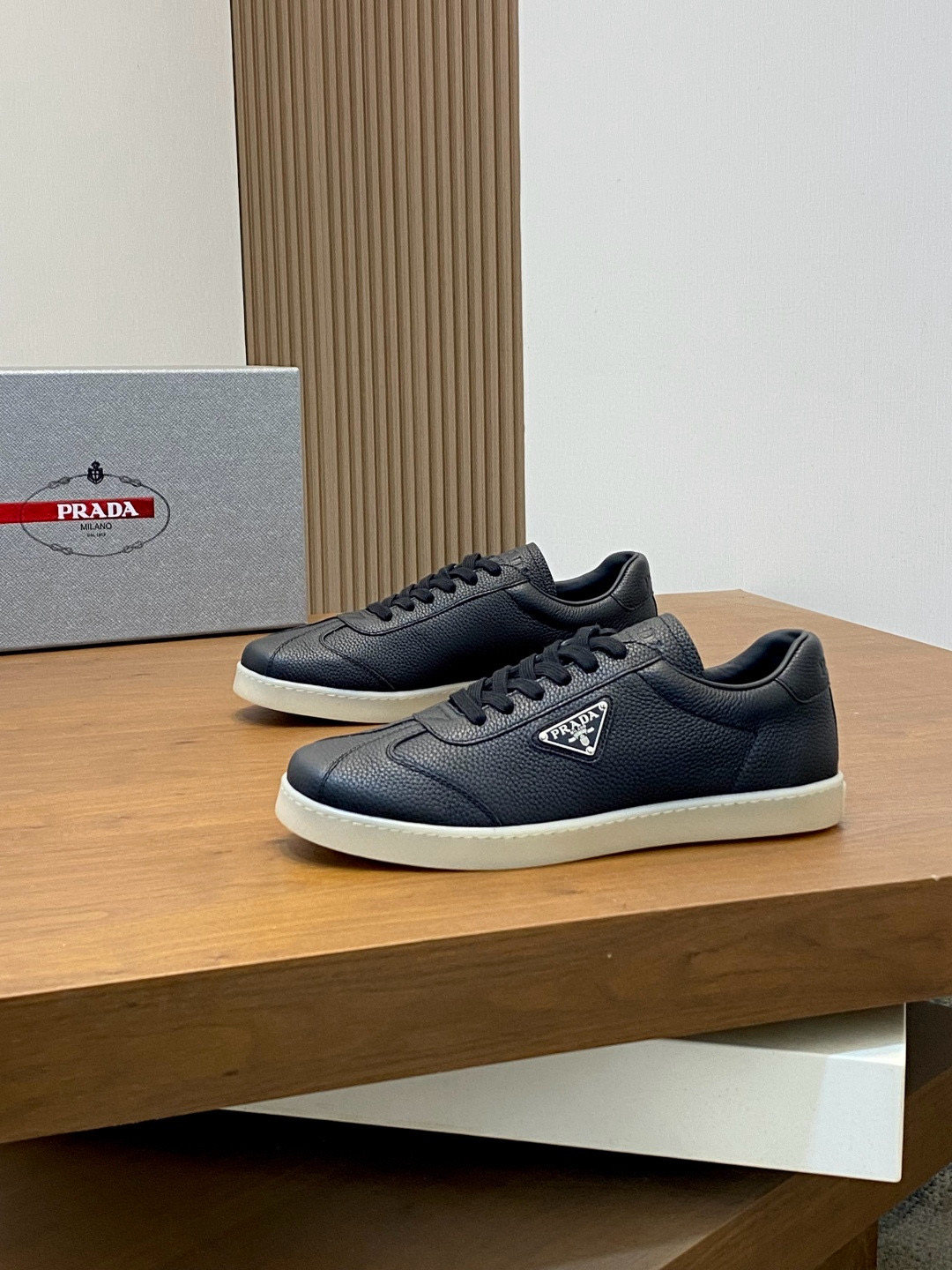 프라다 Prada 스니커즈