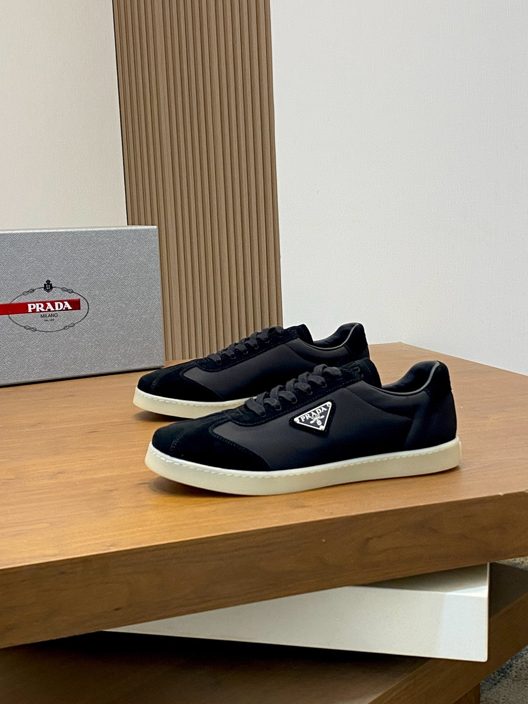 프라다 Prada 스니커즈