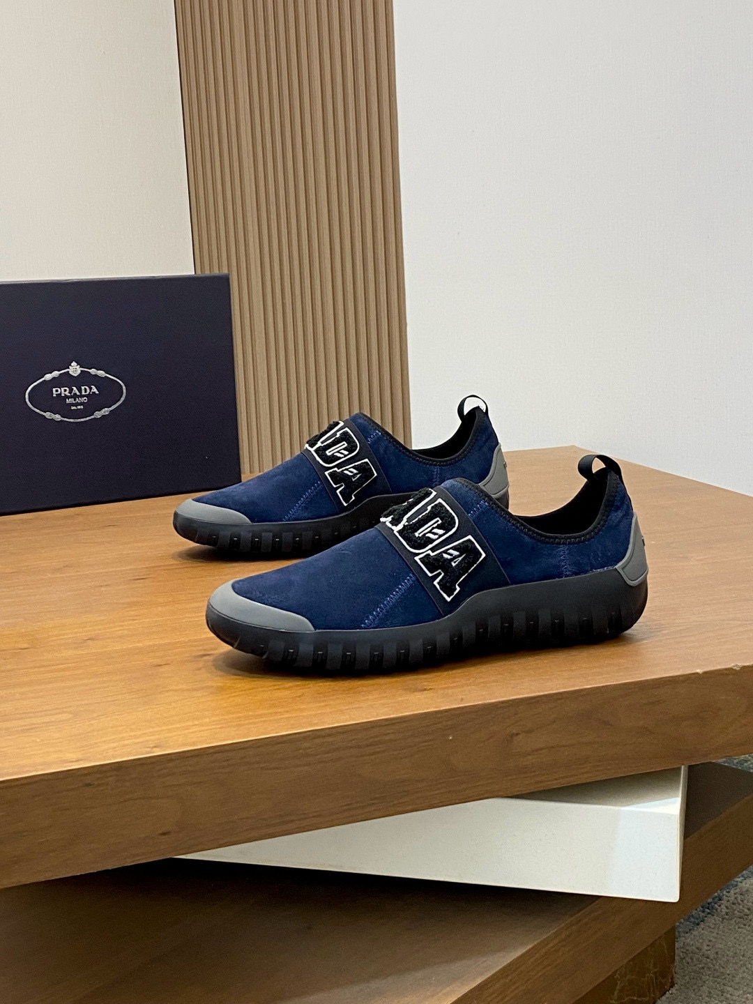 프라다 Prada 스니커즈