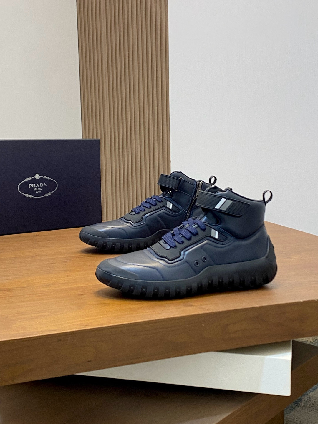 프라다 Prada 스니커즈