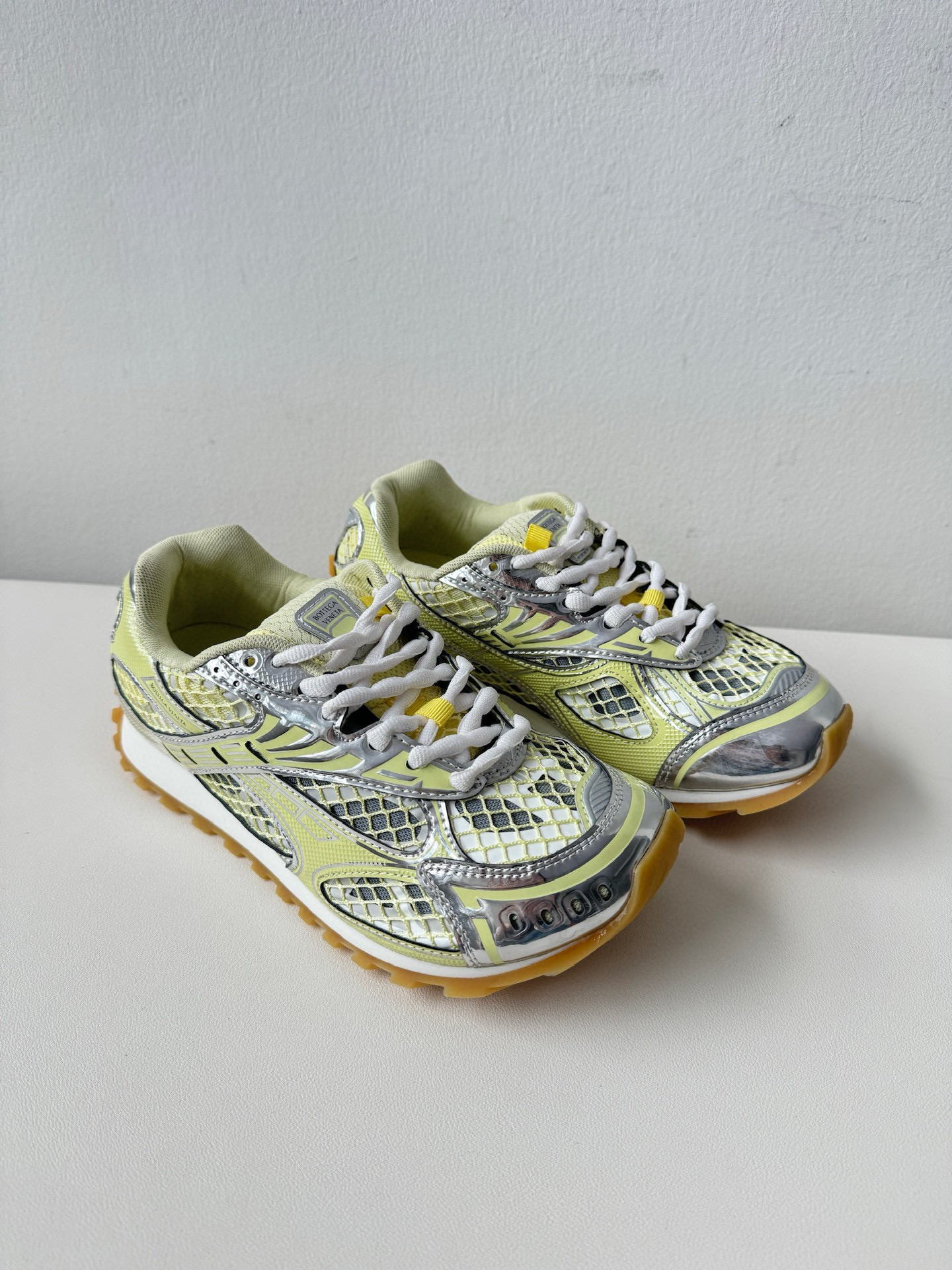 보테가 베네타 Bottega Veneta 스니커즈