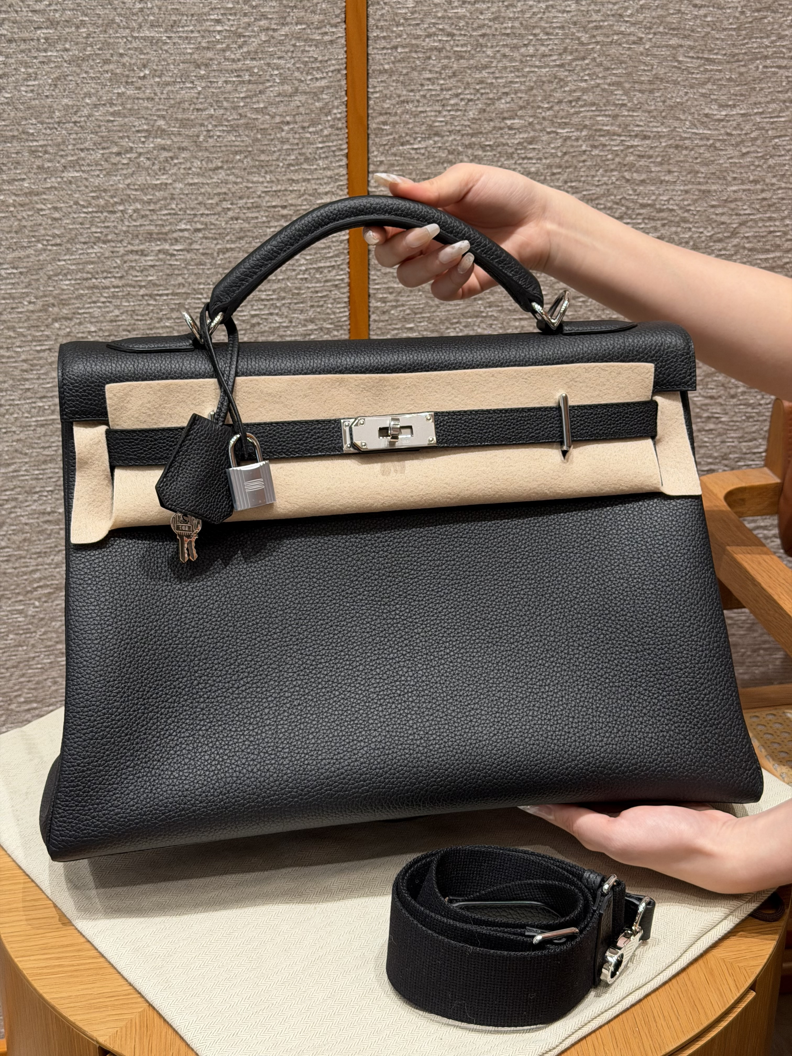 에르메스 Hermes Kelly Maxi 42cm Togo 89 Noir/silver