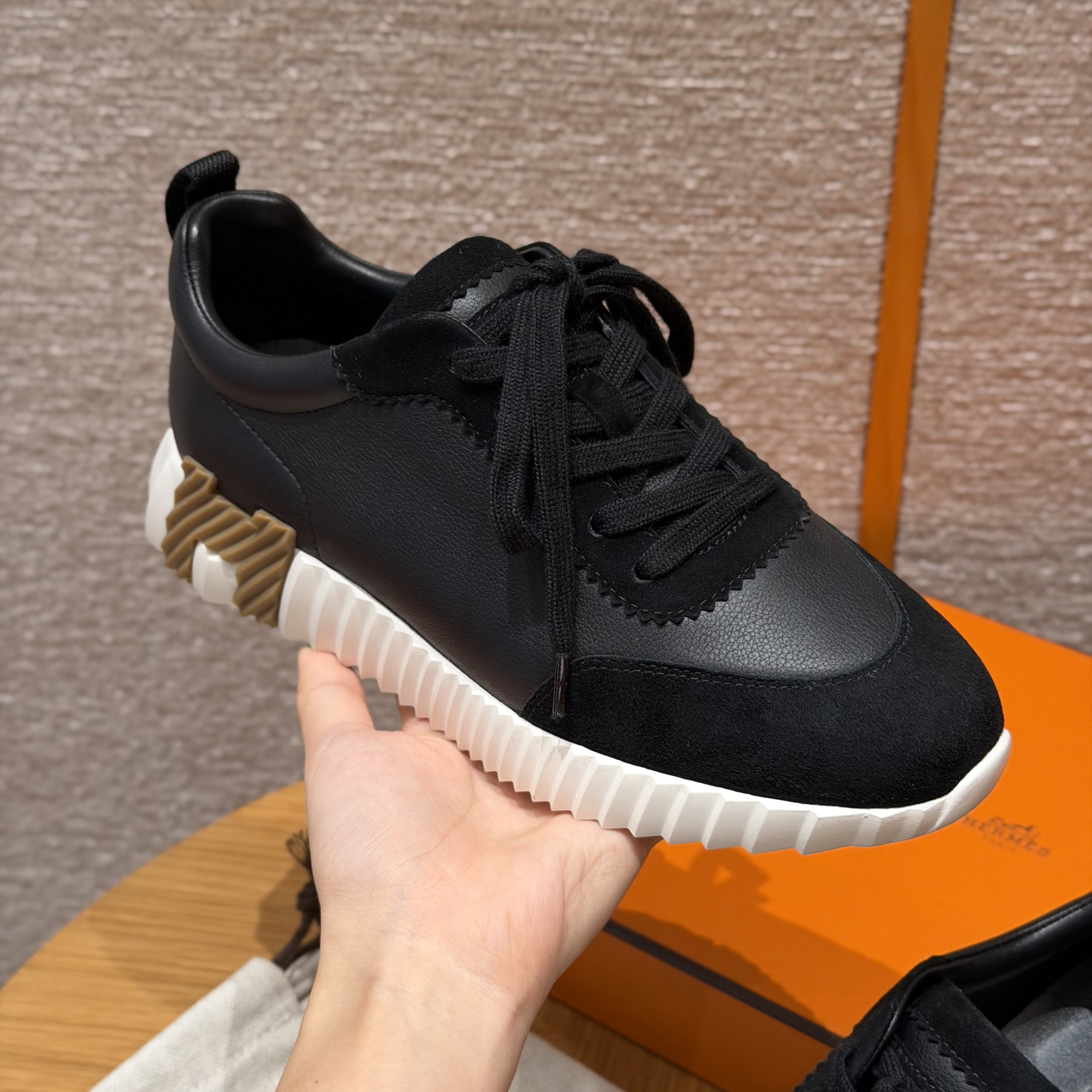 에르메스 Hermes 625 Bouncing 스니커즈 Goatskin suede&Black