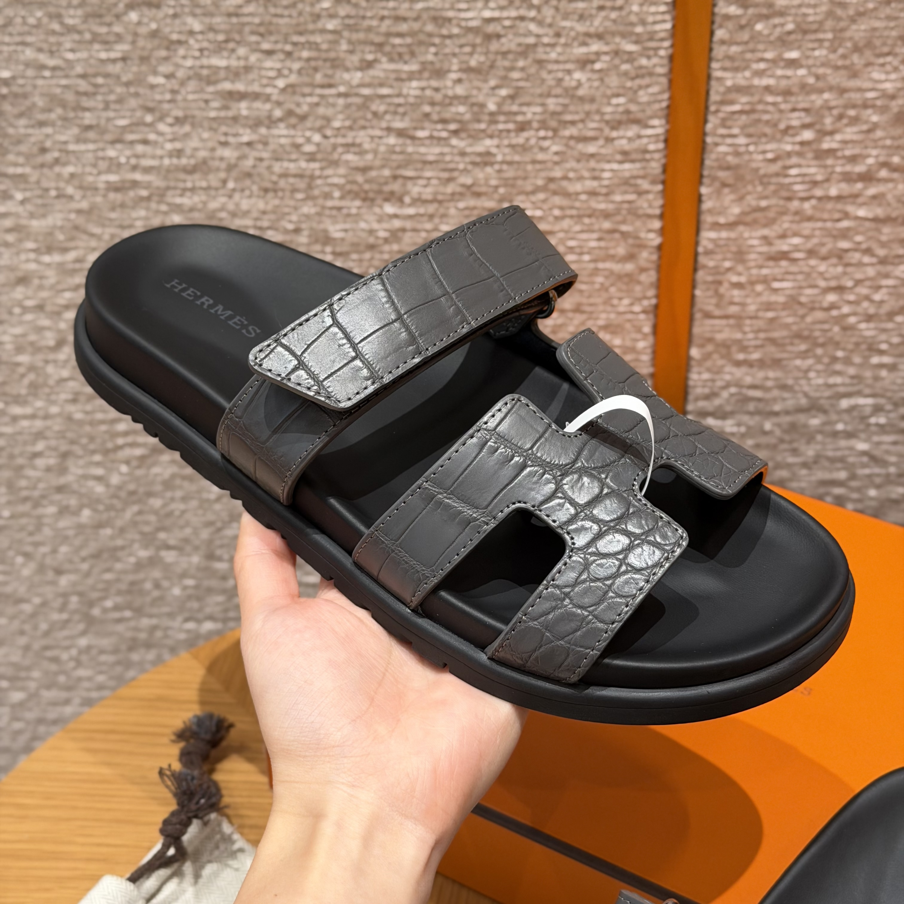 에르메스 Hermes 225 Chypre sandal Alligator&Gray