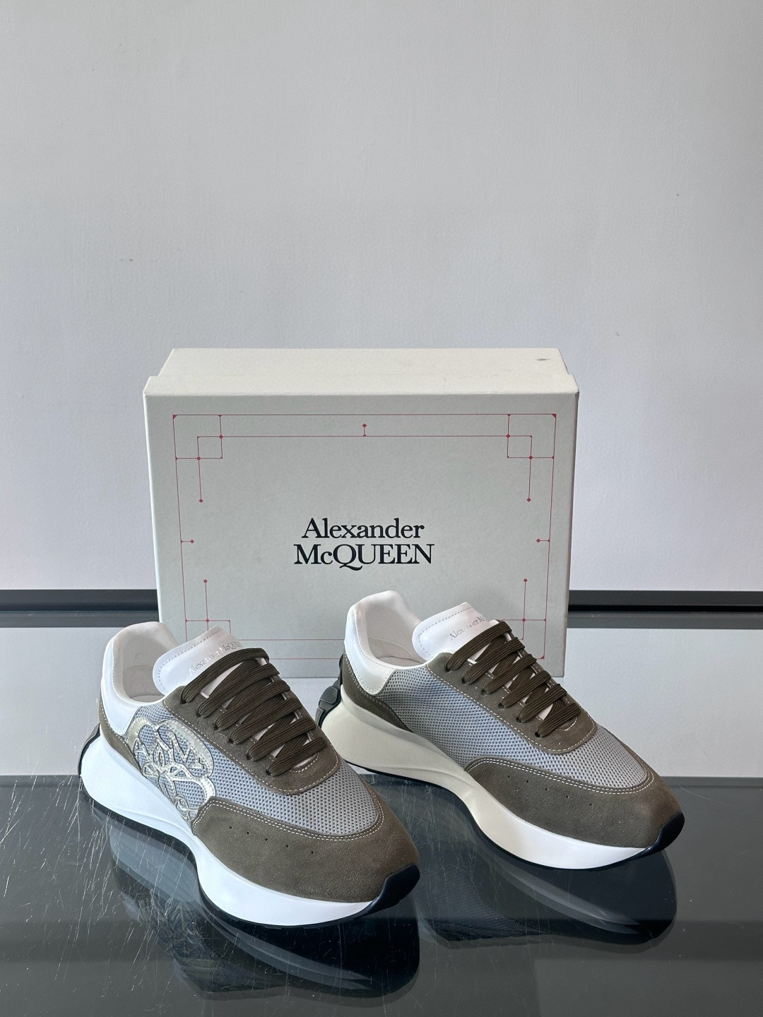 Alexander McQueen  Sprint Runner 스니커즈
