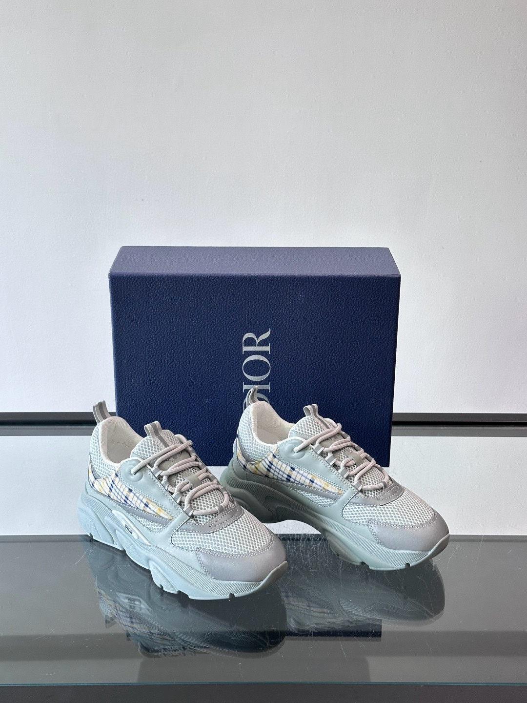 디올 Dior B22 스니커즈