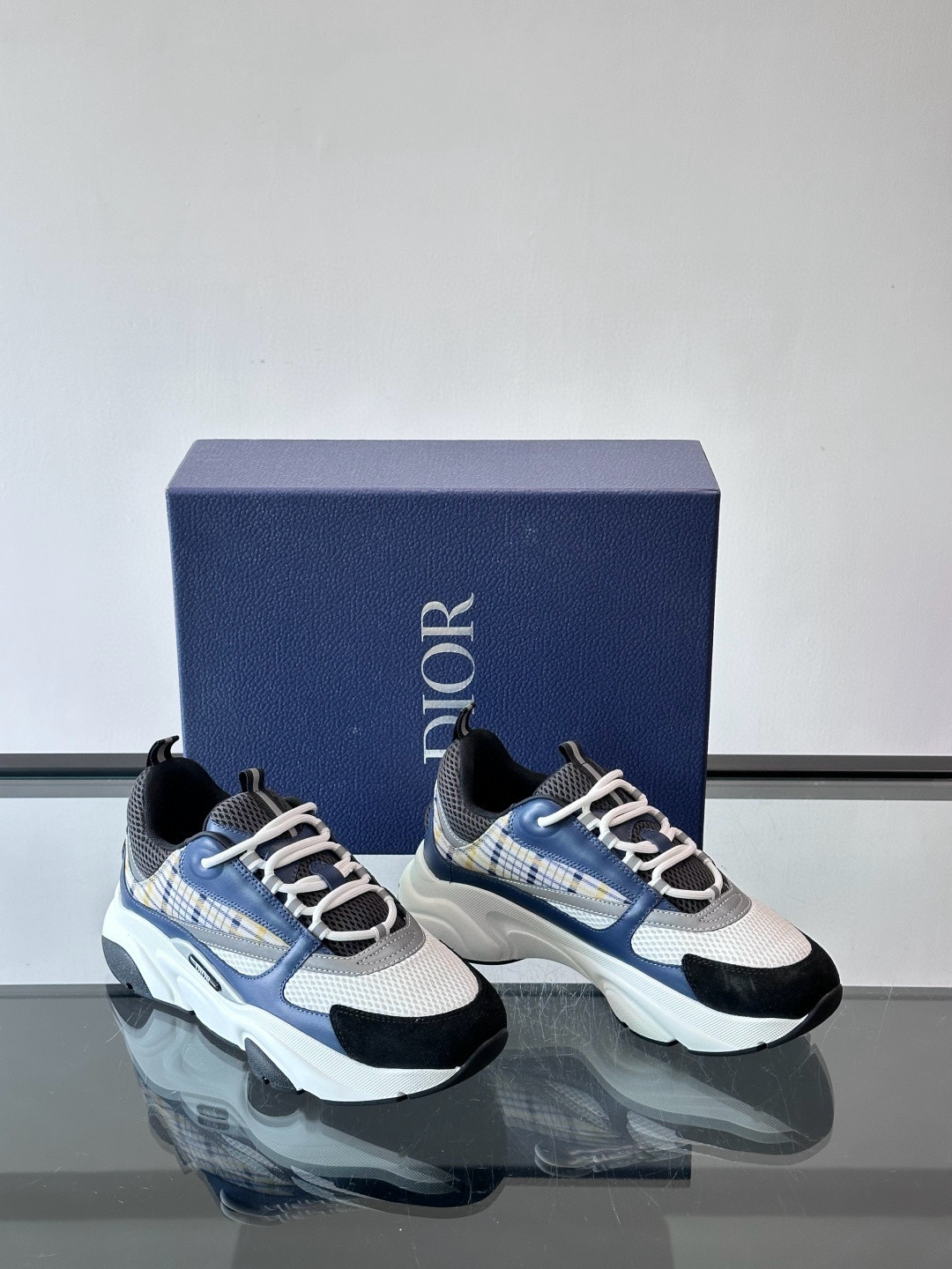 디올 Dior B22 스니커즈