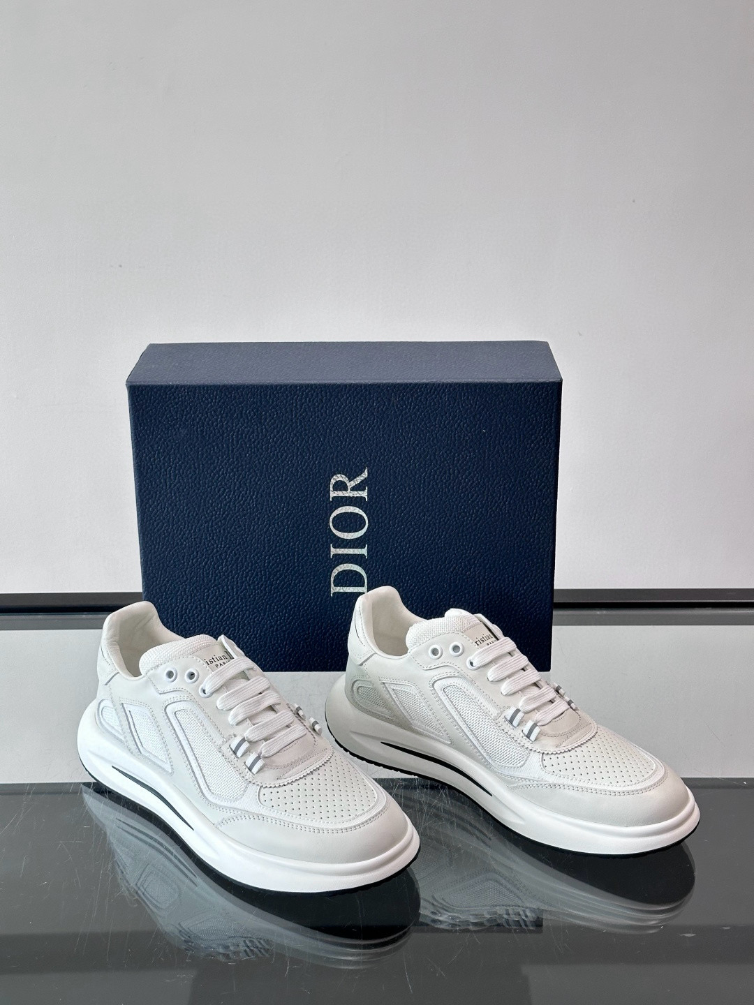 디올 Dior B25 스니커즈