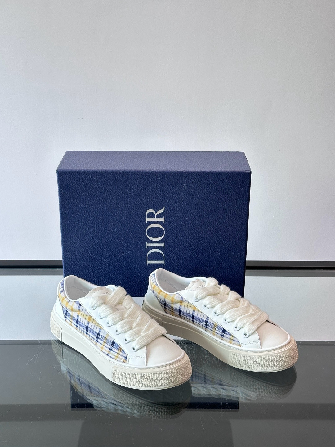 디올 Dior B33 스니커즈