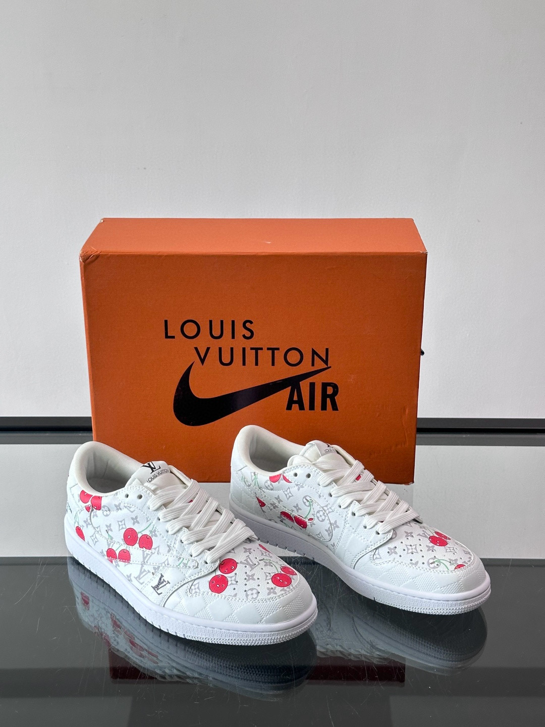 루이비통 Louis Vuitton & Nike 스니커즈