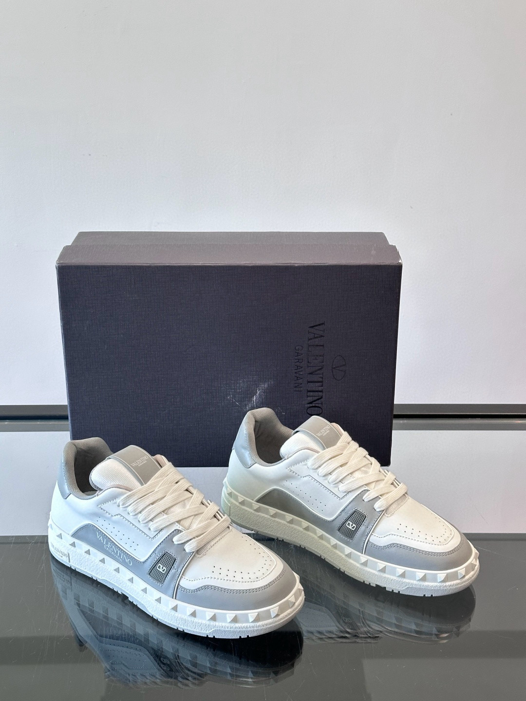 발렌티노 Valentino 스니커즈