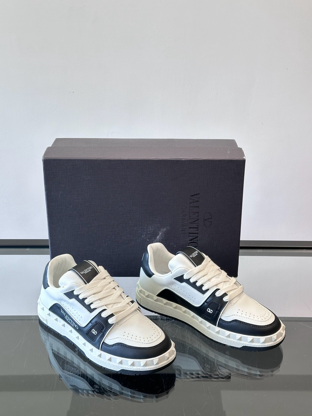 발렌티노 Valentino 스니커즈