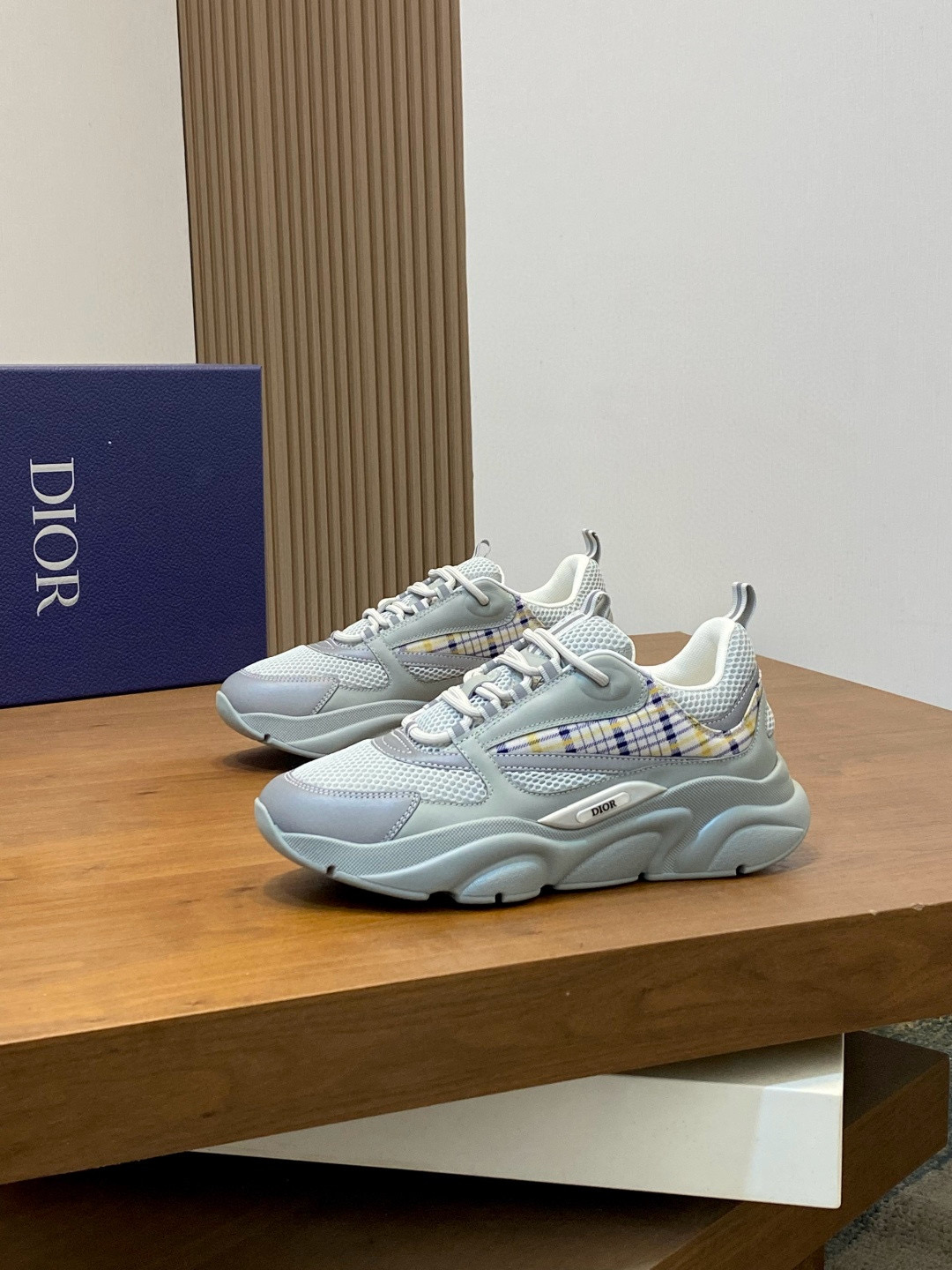 디올 Dior B22 스니커즈