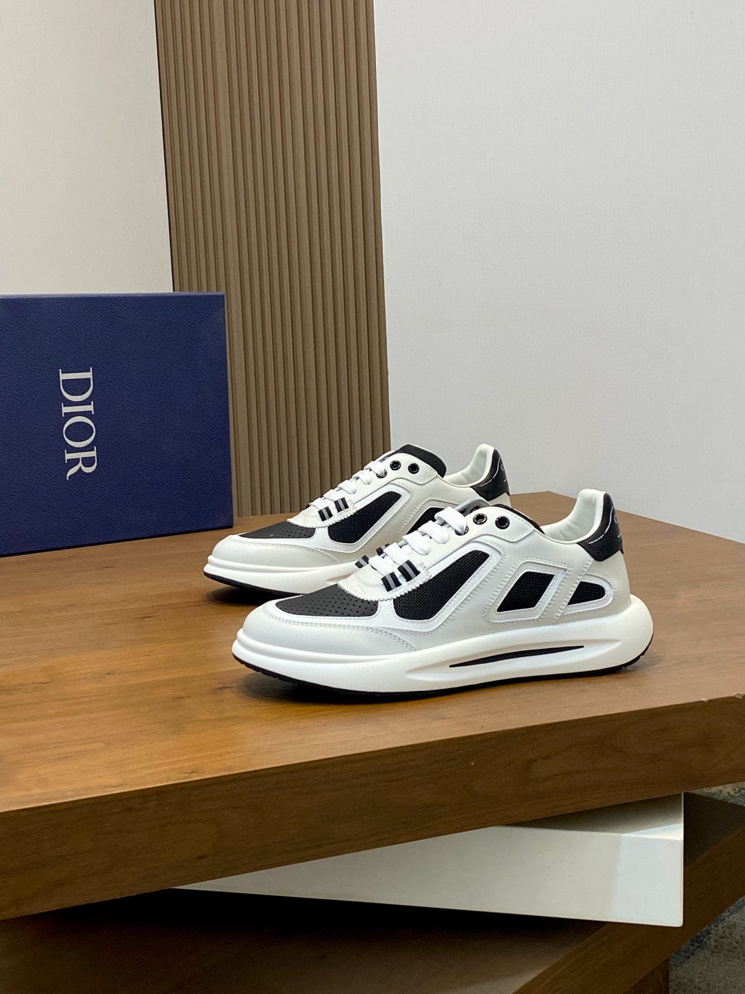 디올 Dior 스니커즈