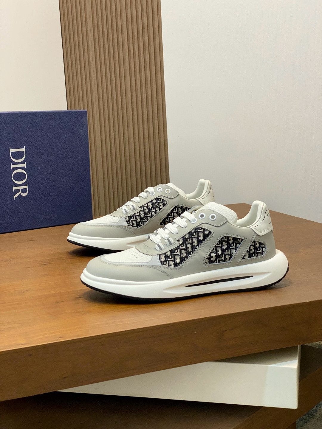 디올 Dior 스니커즈