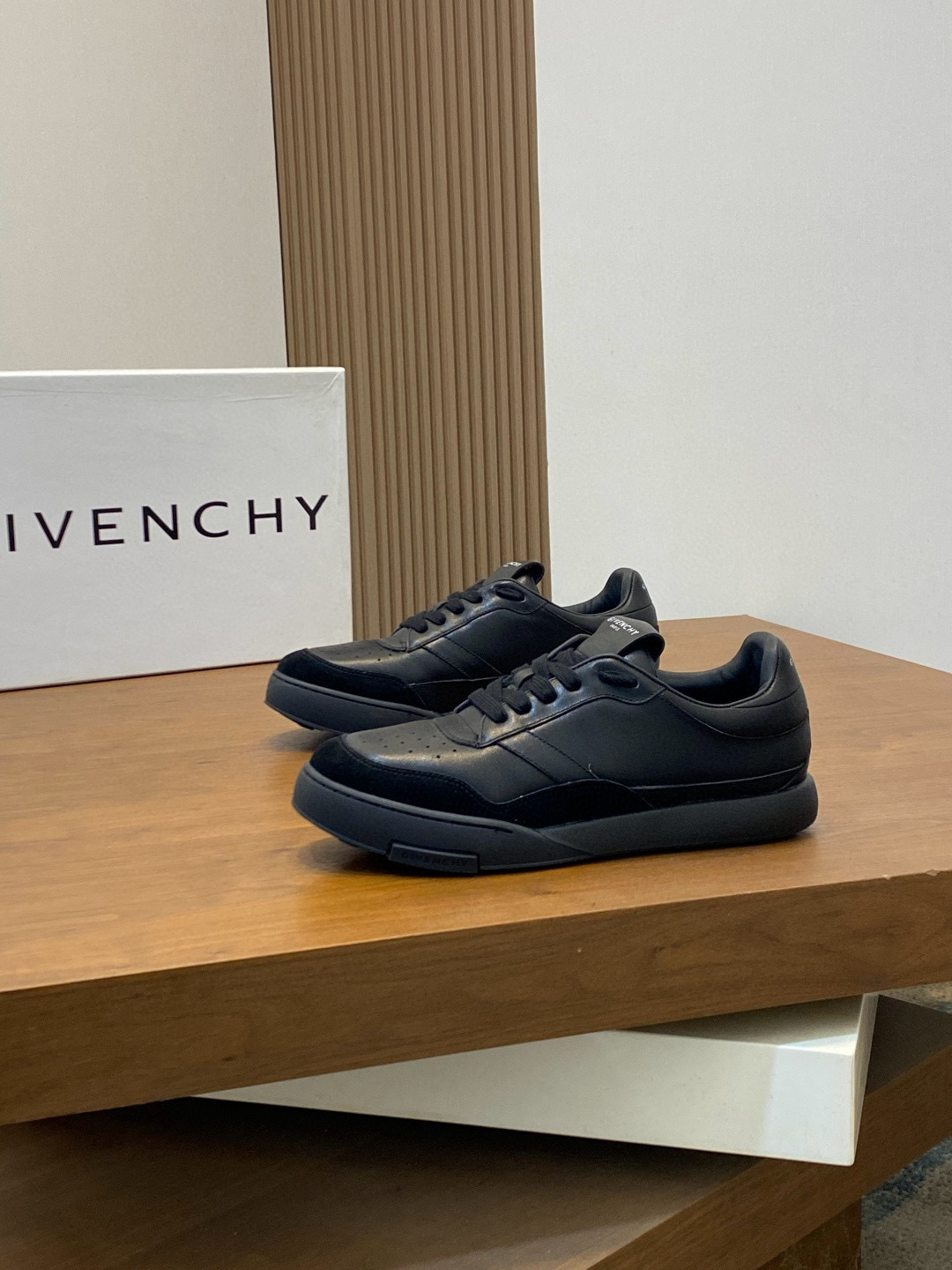 지방시 Givenchy 스니커즈
