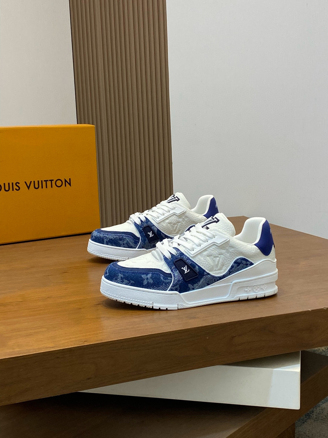 루이비통 Louis Vuitton Trainer 스니커즈