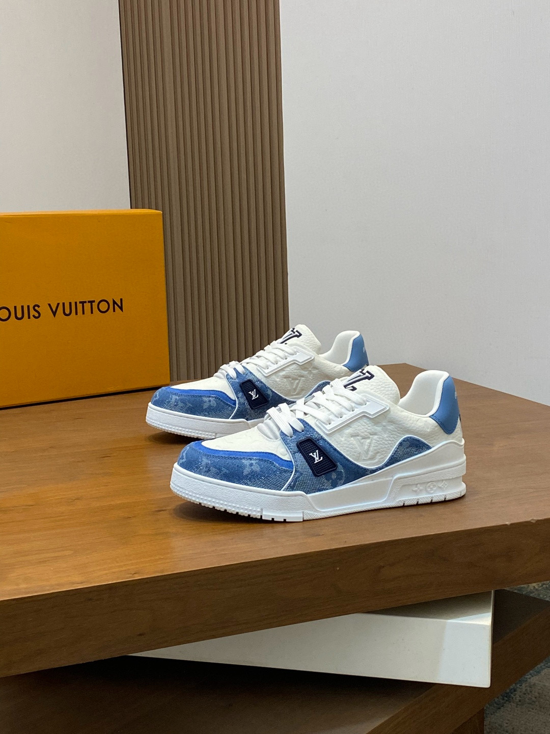 루이비통 Louis Vuitton Trainer 스니커즈