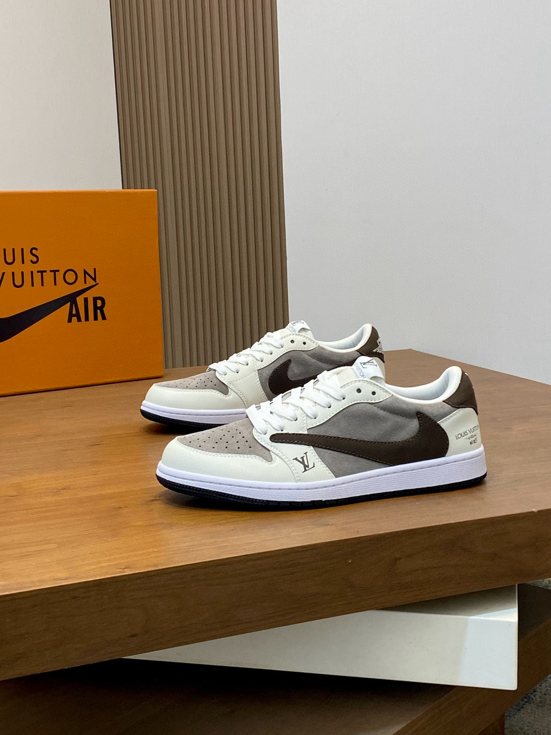 루이비통 Louis Vuitton x AIR 스니커즈