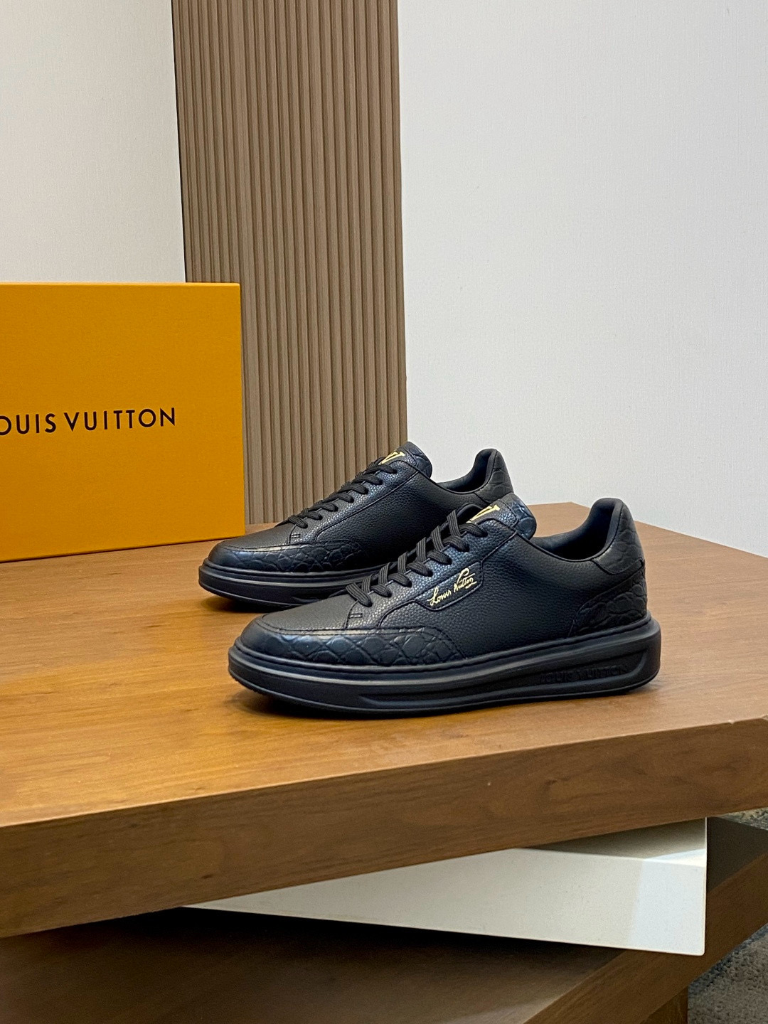 루이비통 Louis Vuitton 스니커즈