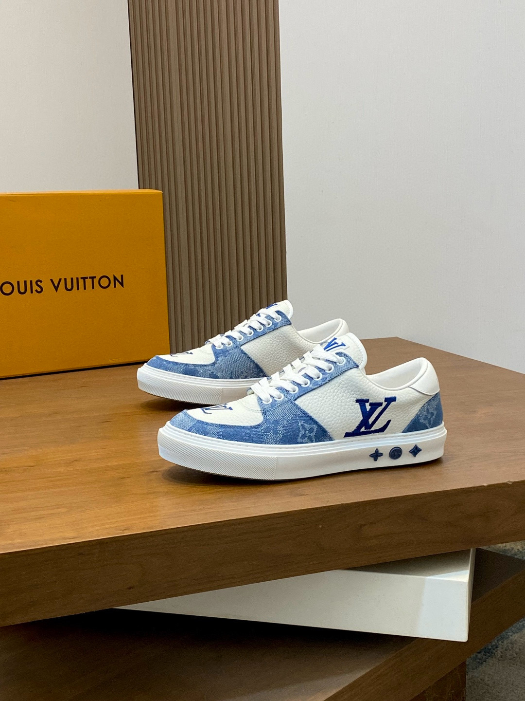 루이비통 Louis Vuitton 스니커즈