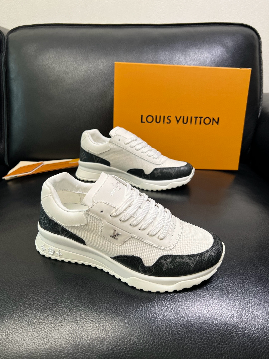 루이비통 Louis Vuitton 스니커즈